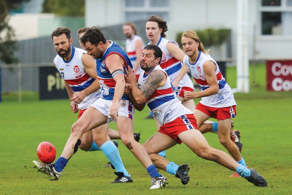 Island Boys prevail in Battle of the Dogs - Reserves post image