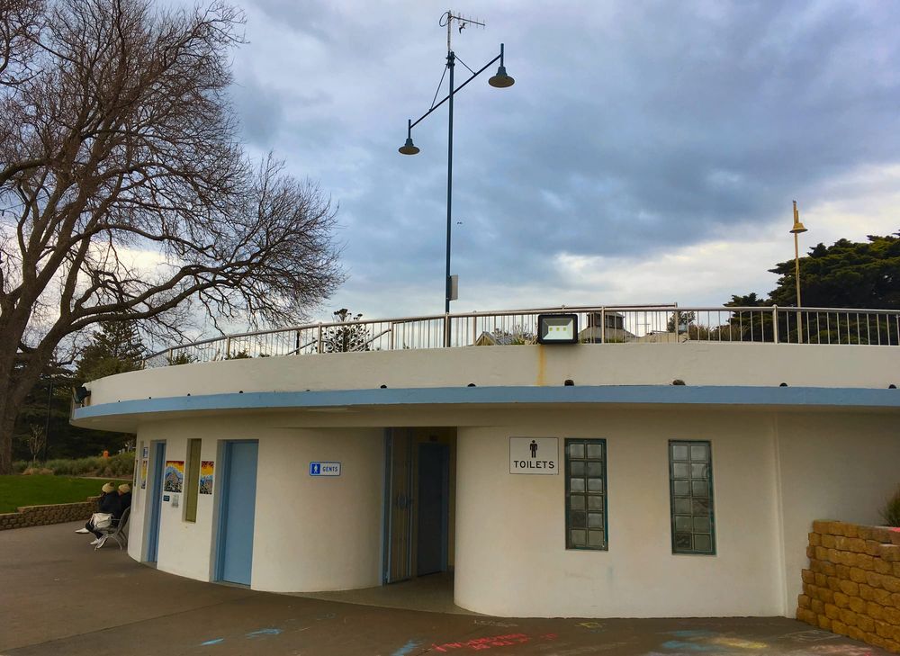 Cowes foreshore toilets closed until January post image