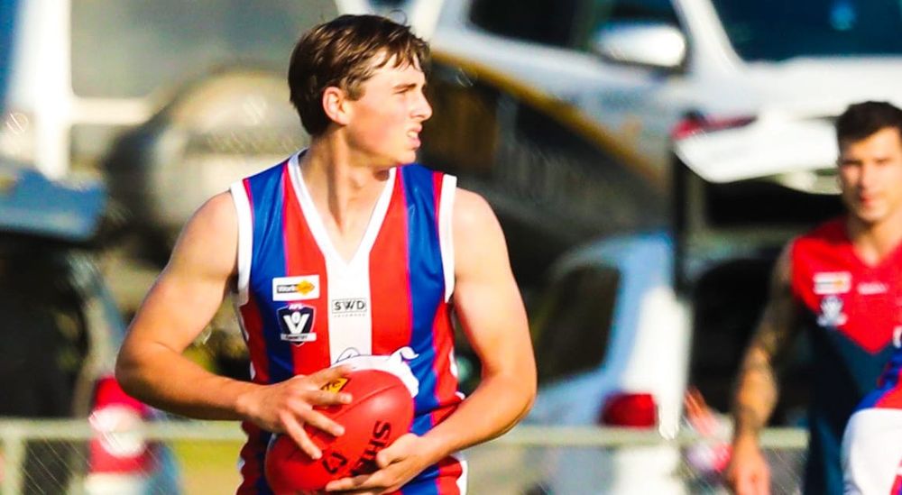 Fourth generation Niven takes to the field post image