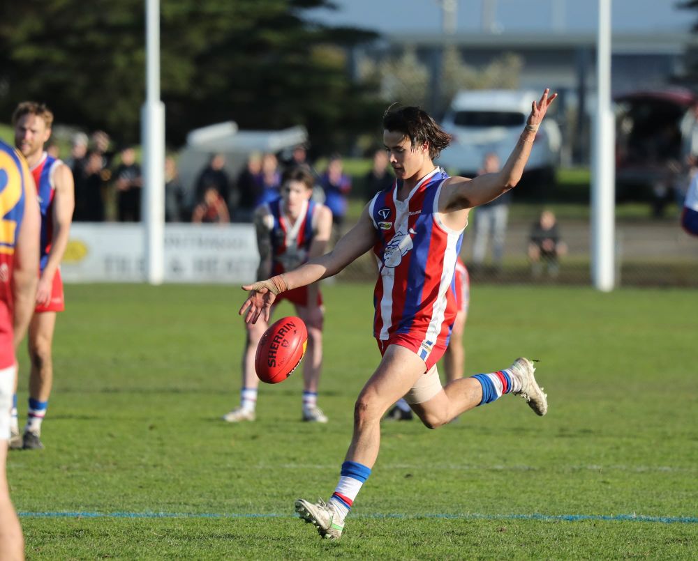 Miracle goal keeps premiership hopes alive post image
