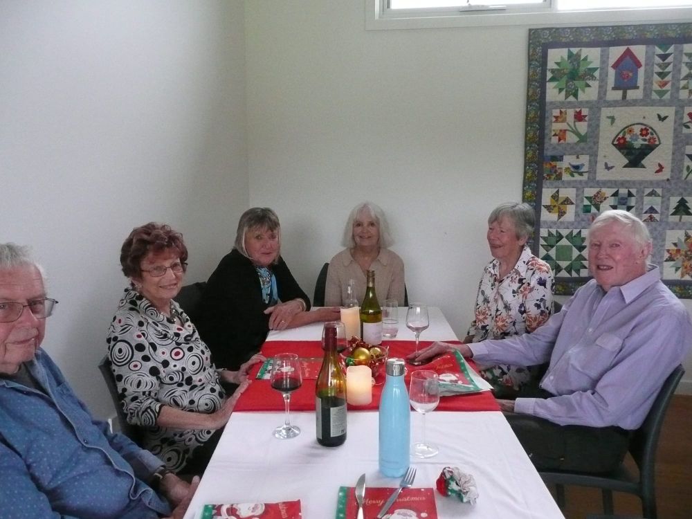 Island Croquet players celebrate Christmas post image