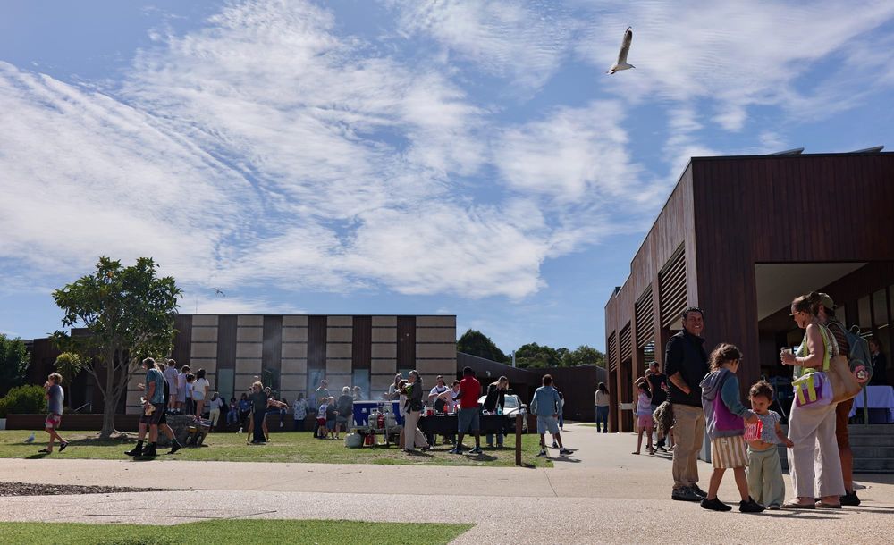 Open Morning draws crowd to College post image