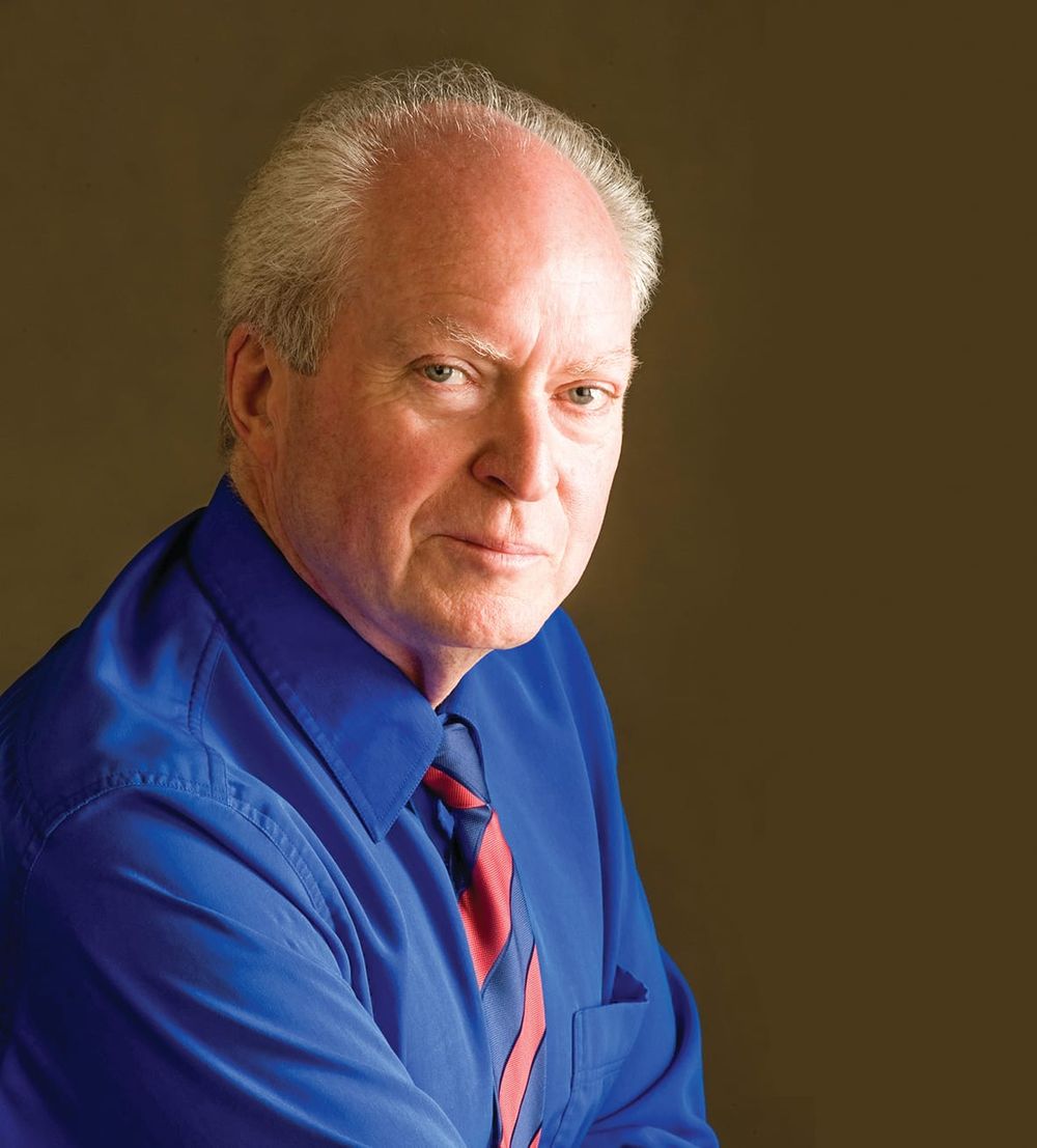 Bestselling author visits Cowes post image