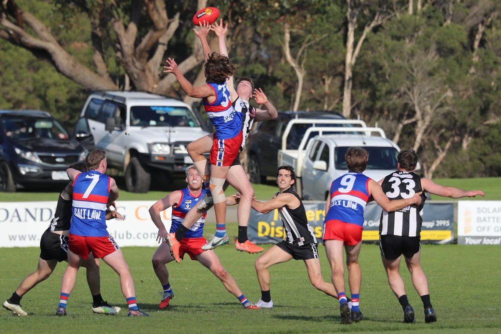 Phillip Island Seniors v Dalyston post image