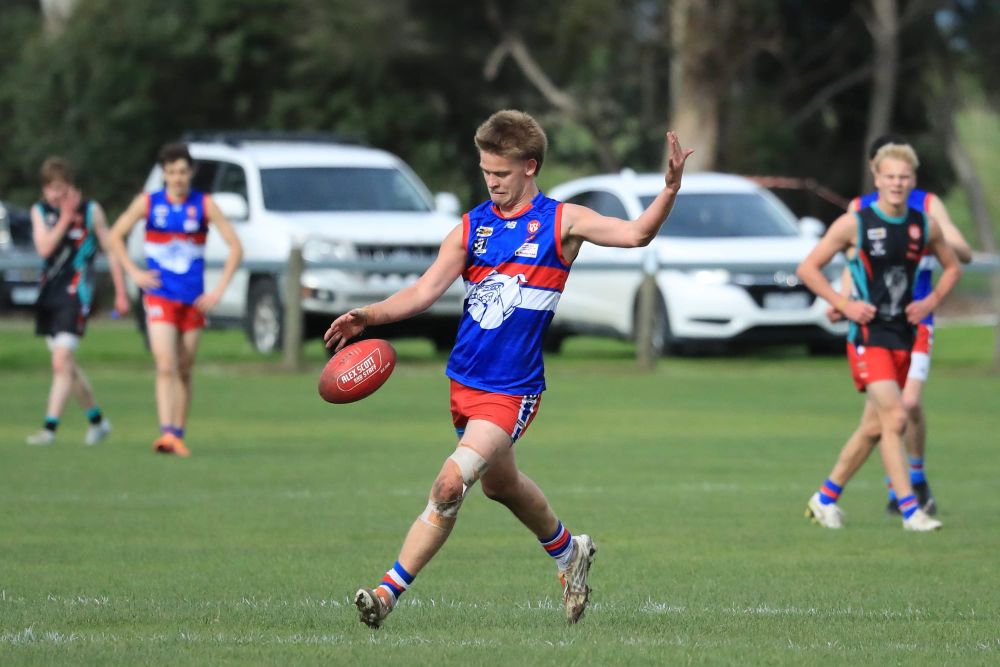 R.10 u18s v CORA LYNN post image