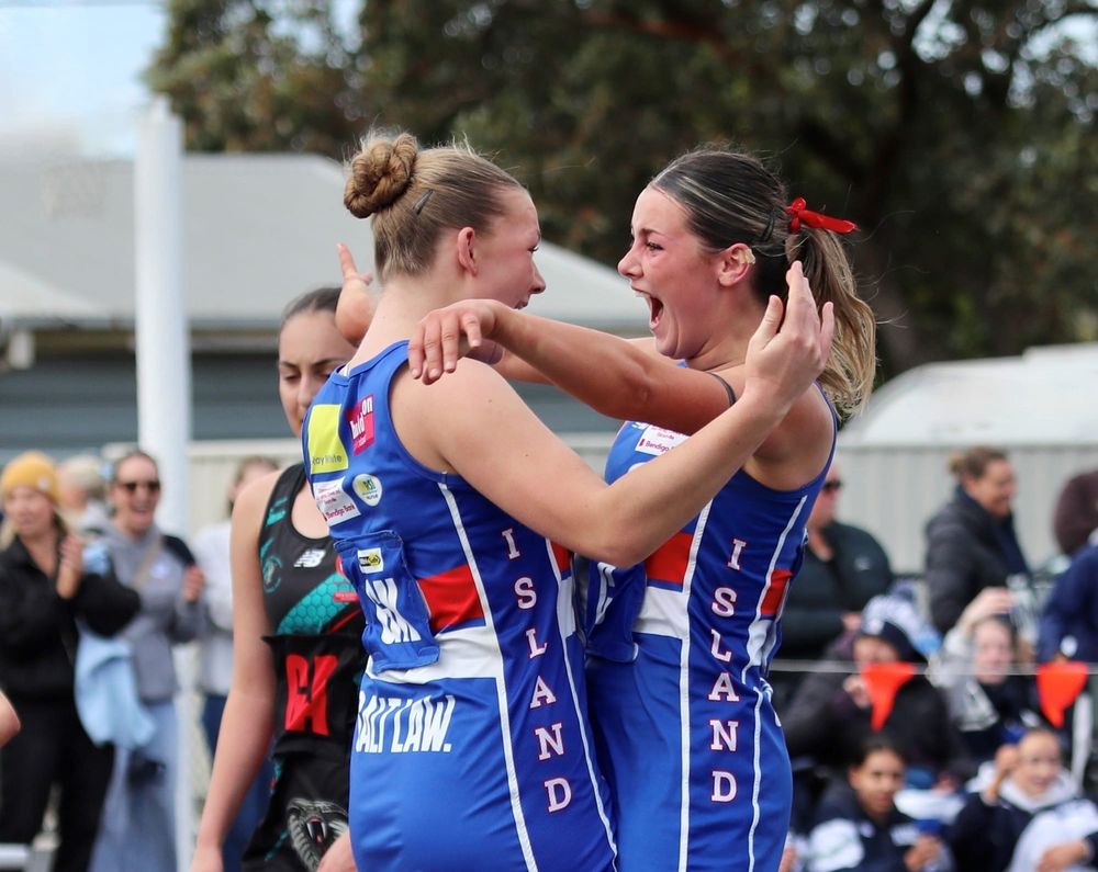 Thrilling Victory for U17 Netball girls post image