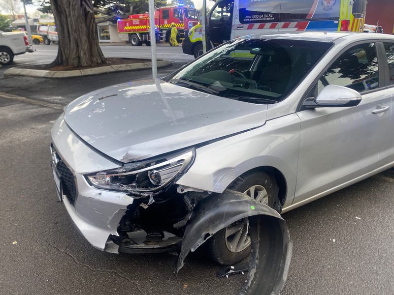 Cowes crash at post office post image