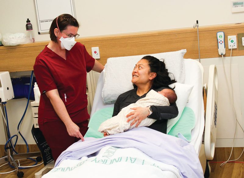 Midwives help new mums post image