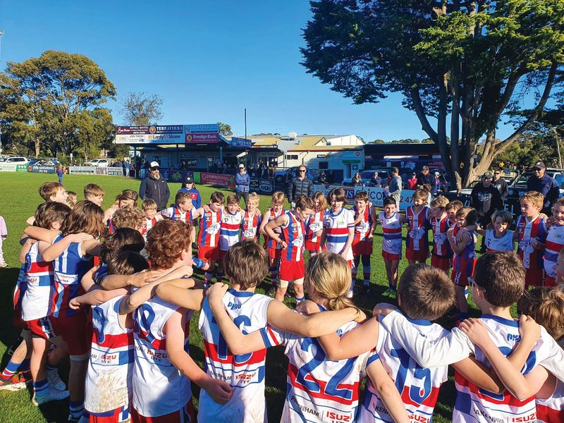 Blue vs Red - Junior footy match post image