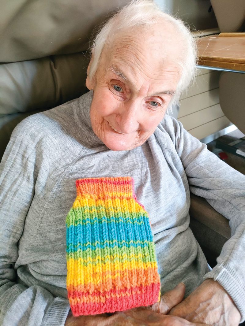 UK Knitting Nannas help our little penguins post image