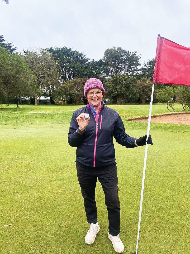 Phillip Island golf post image
