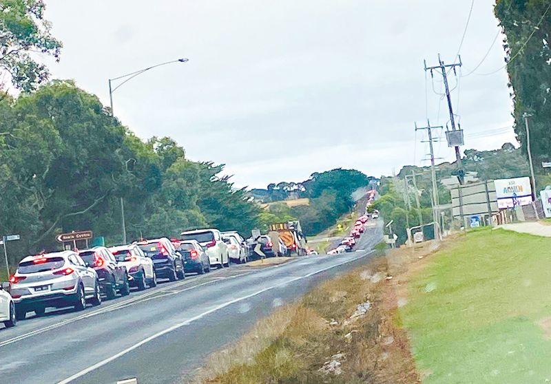 Traffic gridlock as holiday season ends post image