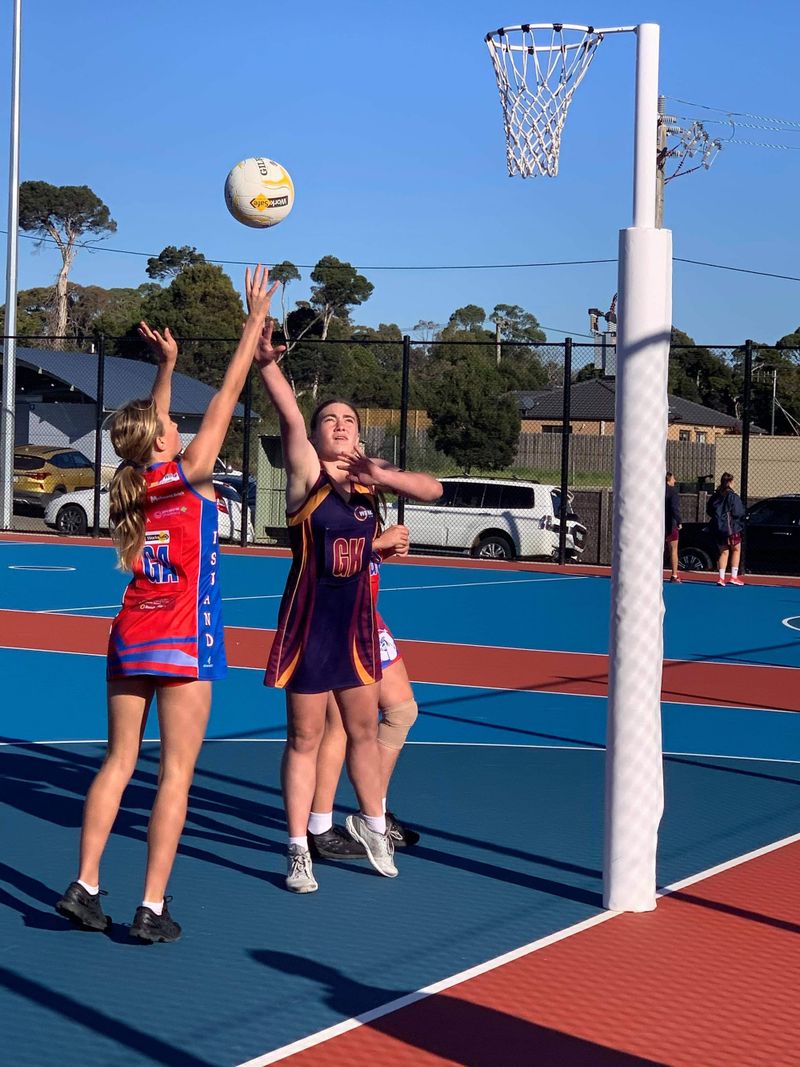 U15s netballers vs Warragul post image