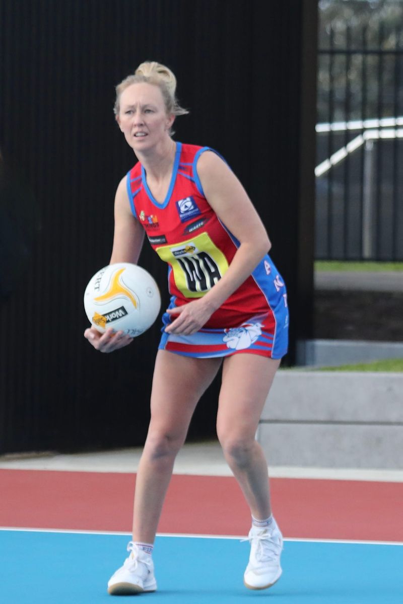 Players challenged: blustery winds and slippery courts - A Grade post image