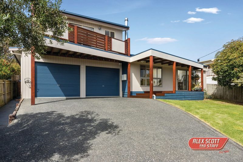 Incredible builders own home – walk to the beach post image
