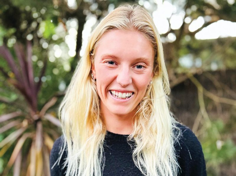 Surfing reserve donates to Lifeline post image