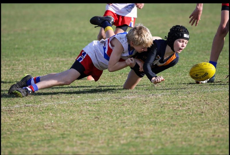 Blue Pups battle hard in a nail-biter at Inverloch post image
