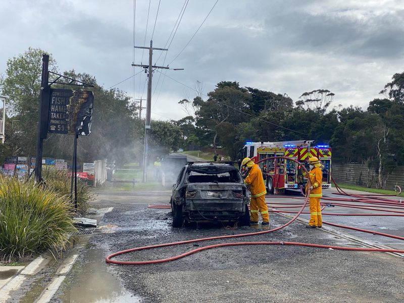 Car explodes in Cowes street post image