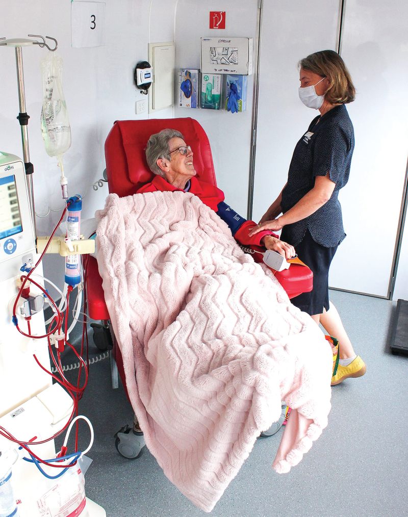 Patients get on the dialysis bus post image