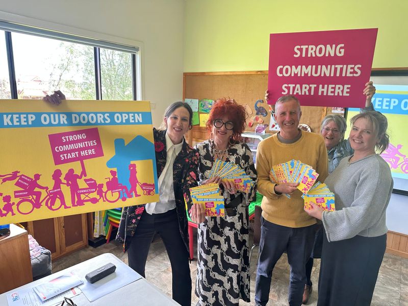 Council rallies in support of neighbourhood houses post image