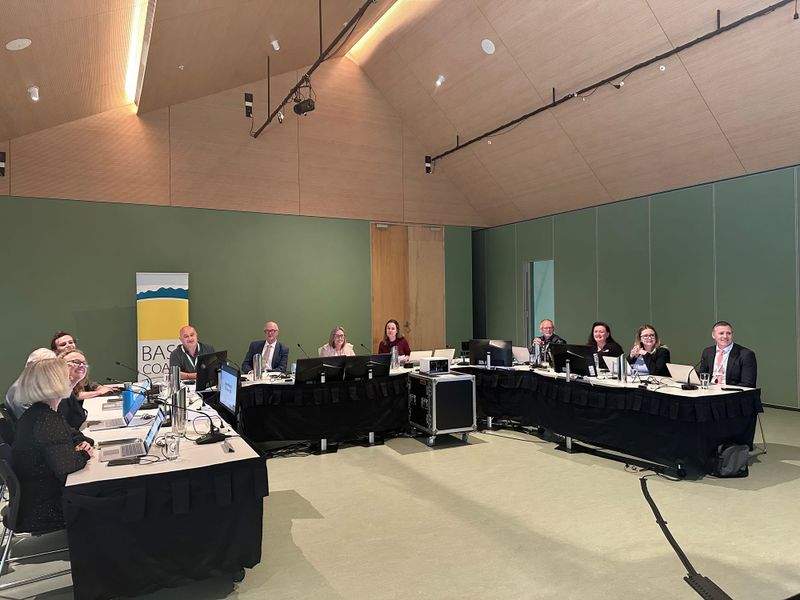 Nose dive: after more than 30 years island pool again shelved post image