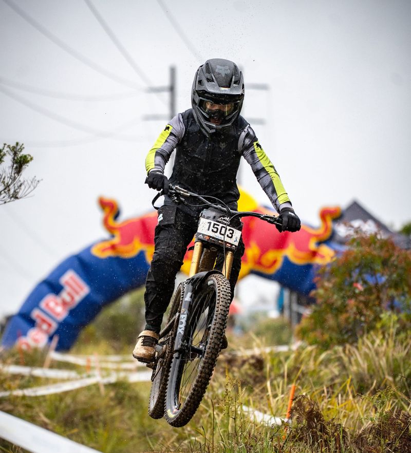 Local young guns deliver at State Downhill Titles post image