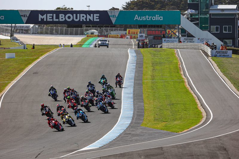 Superbikes roar into the Westernport Hotel post image
