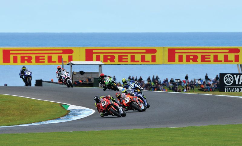 Phillip Island loses Superbikes post image