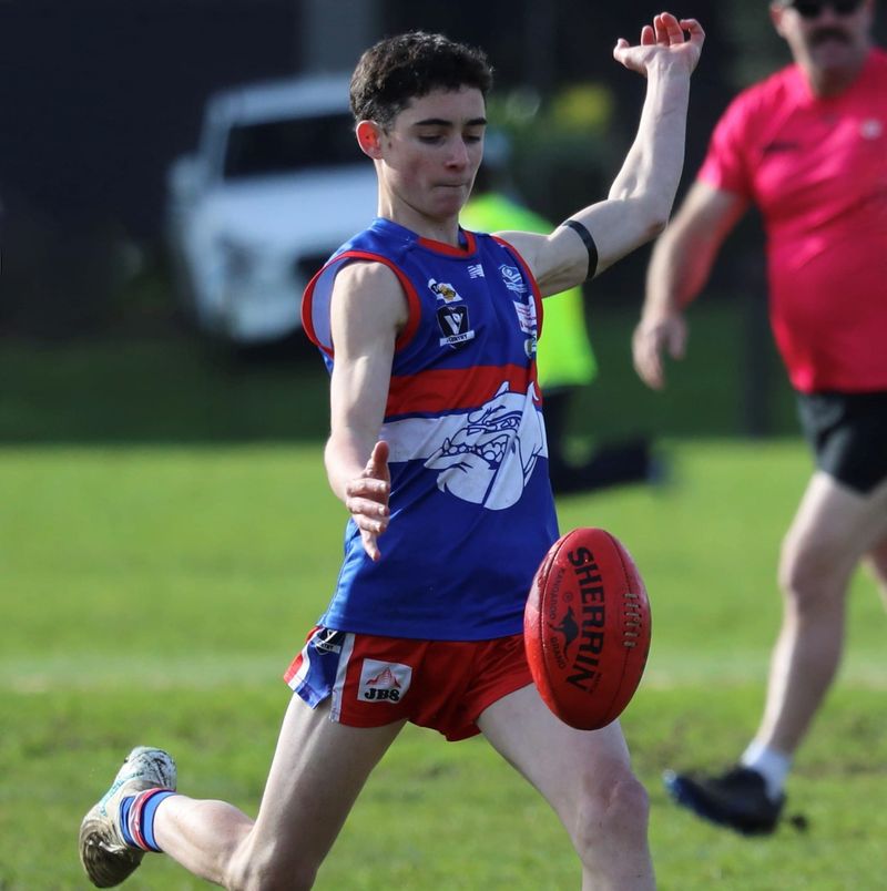 Phillip Island U16s fight back to defeat Nar Nar Goon. post image