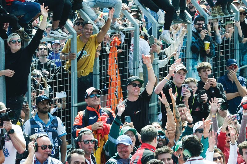 Fans still hope for island MotoGP return post image