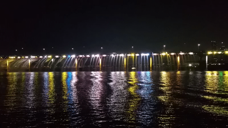 Night cruise in Seoul