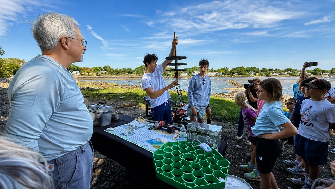Tower 4th-graders watch the oyster reefs they helped inspire go into Lead Mills mud