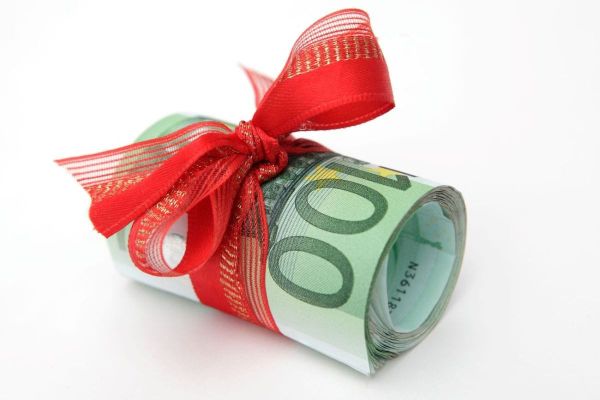 Urlaubsgeld și Weihnachtsgeld pensie germania bani cadou in fundiță