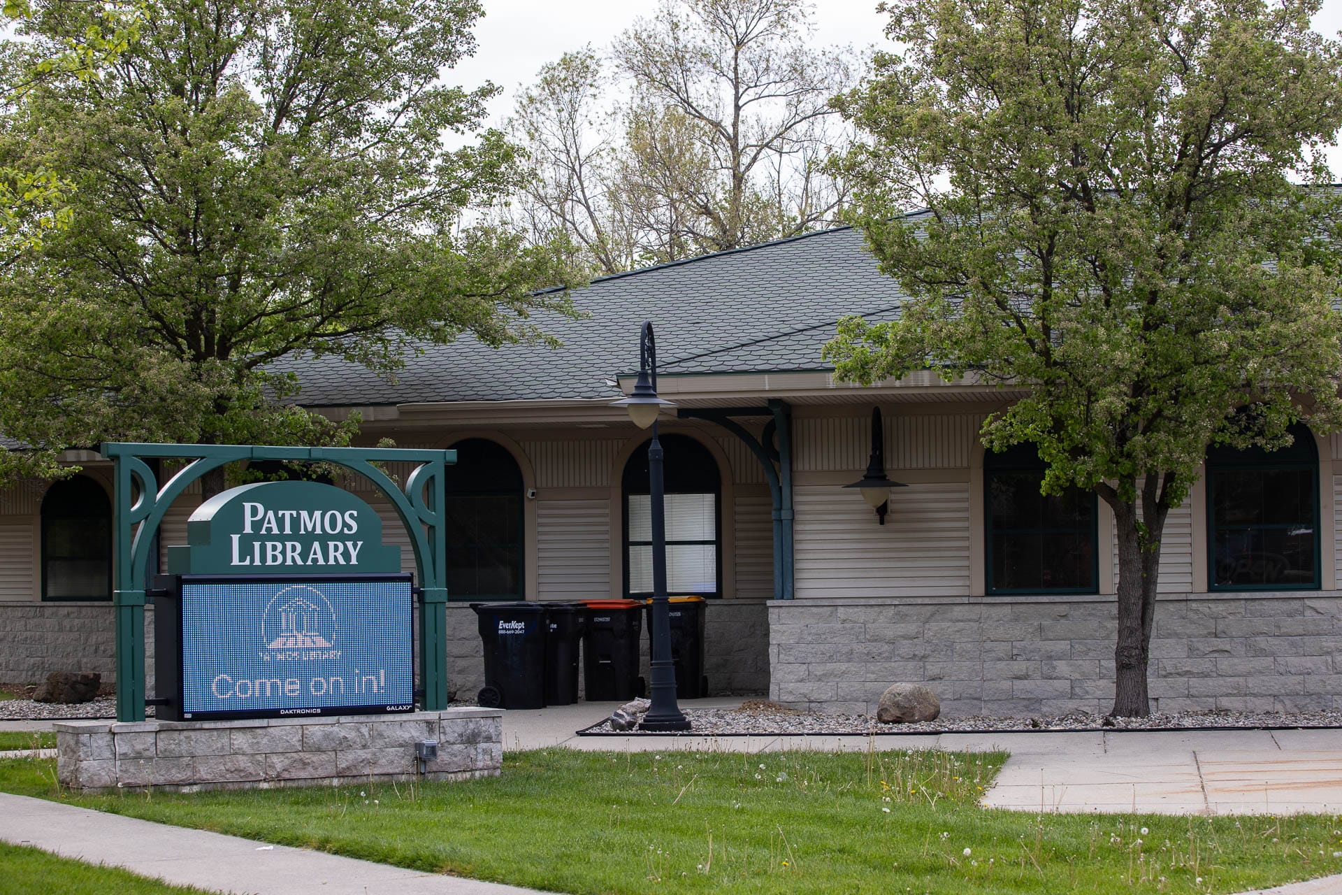 As Patmos Library reopens, former employees say 'volatile' board seeks to exert control