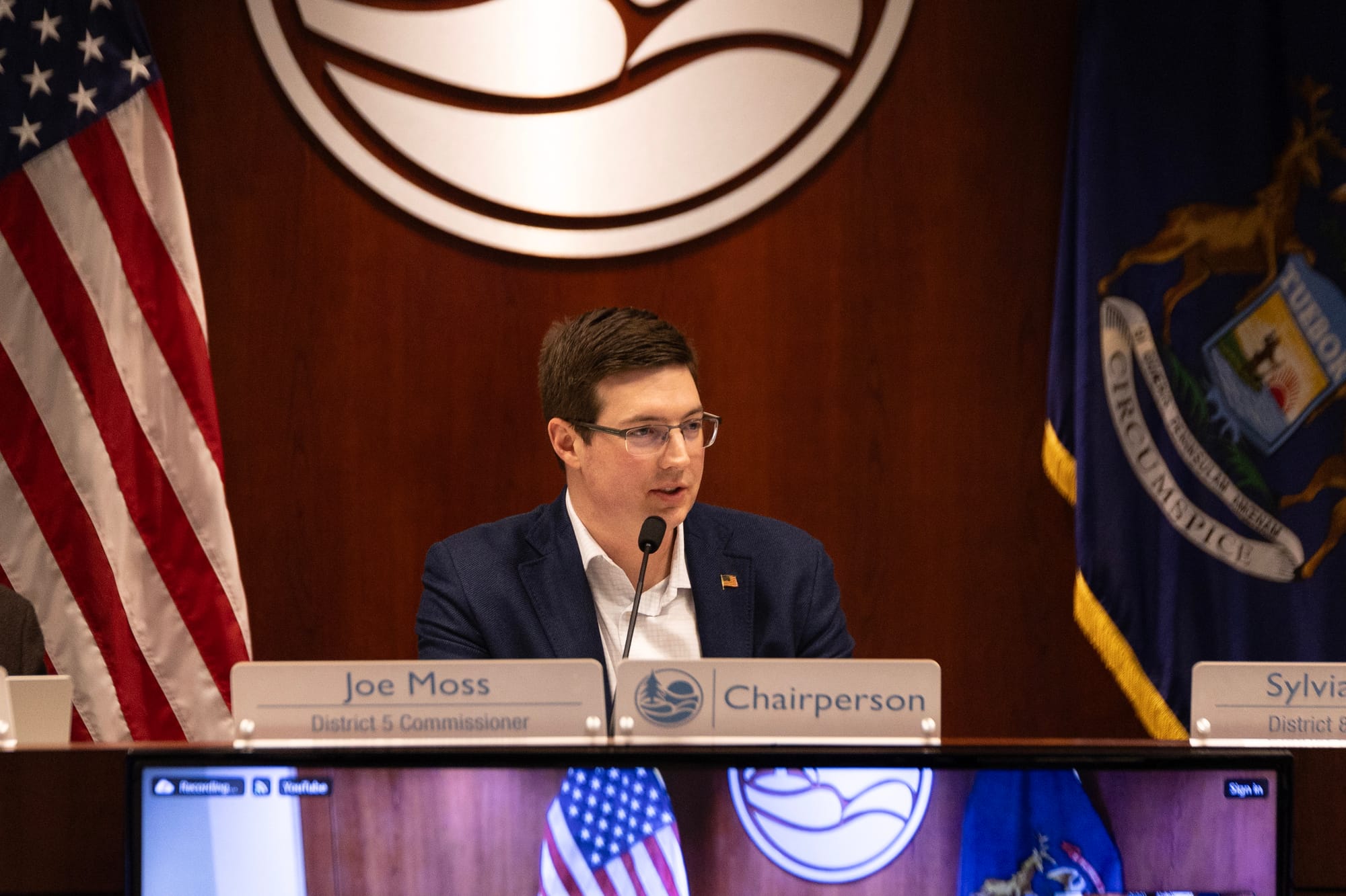 Closed meeting minutes: Moss agreed to $4M settlement with Hambley to 'get this over with'