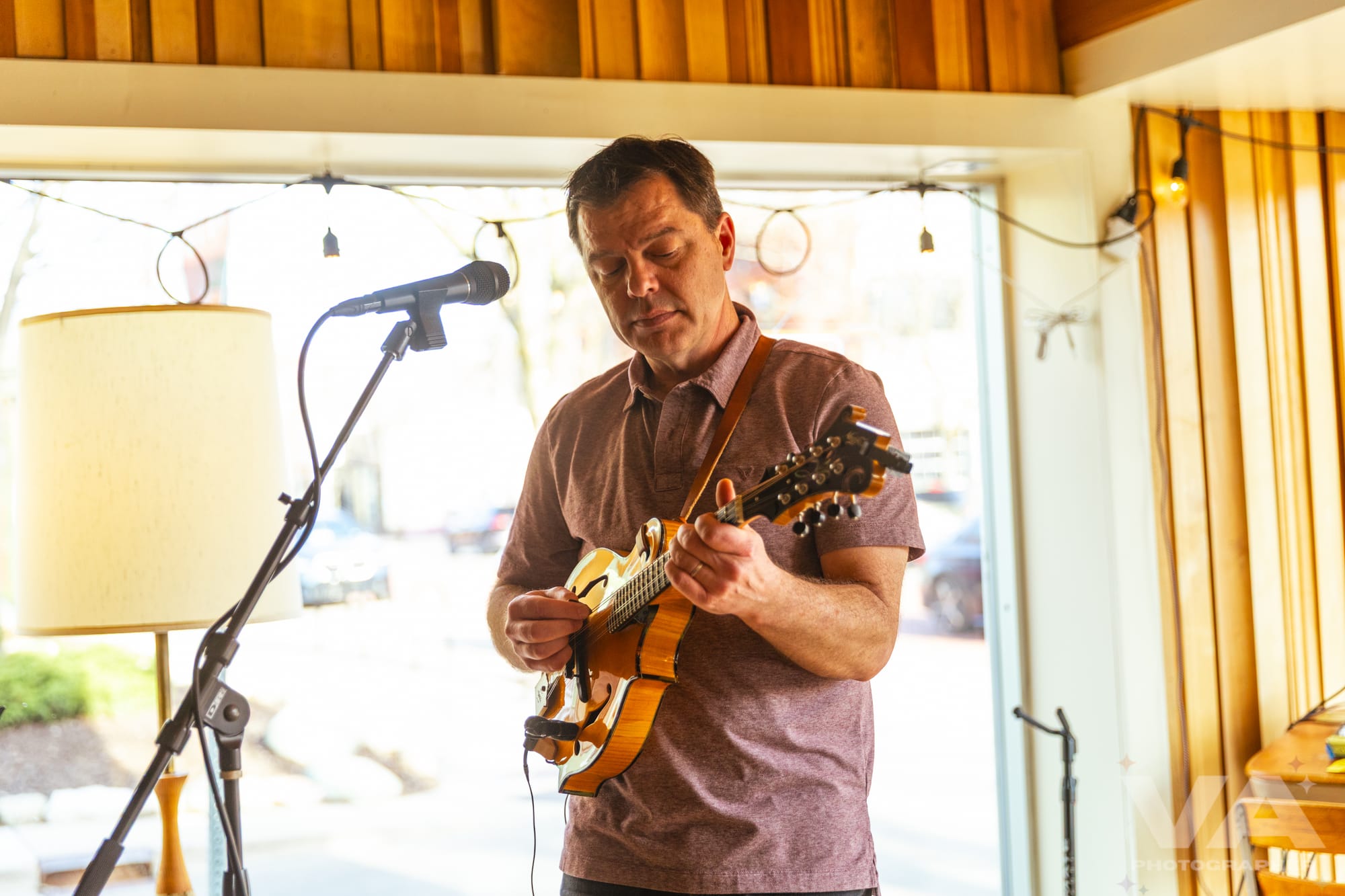 Mandolinist Brian Oberlin’s intoxicating mix of classical, bluegrass and swing