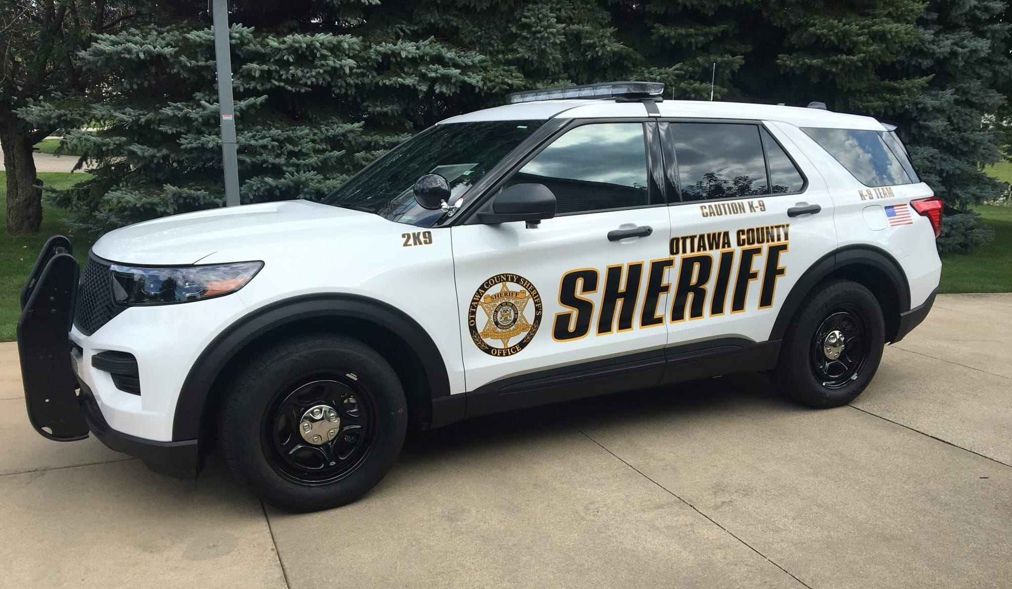 Two injured in single-vehicle crash in Blendon Twp.