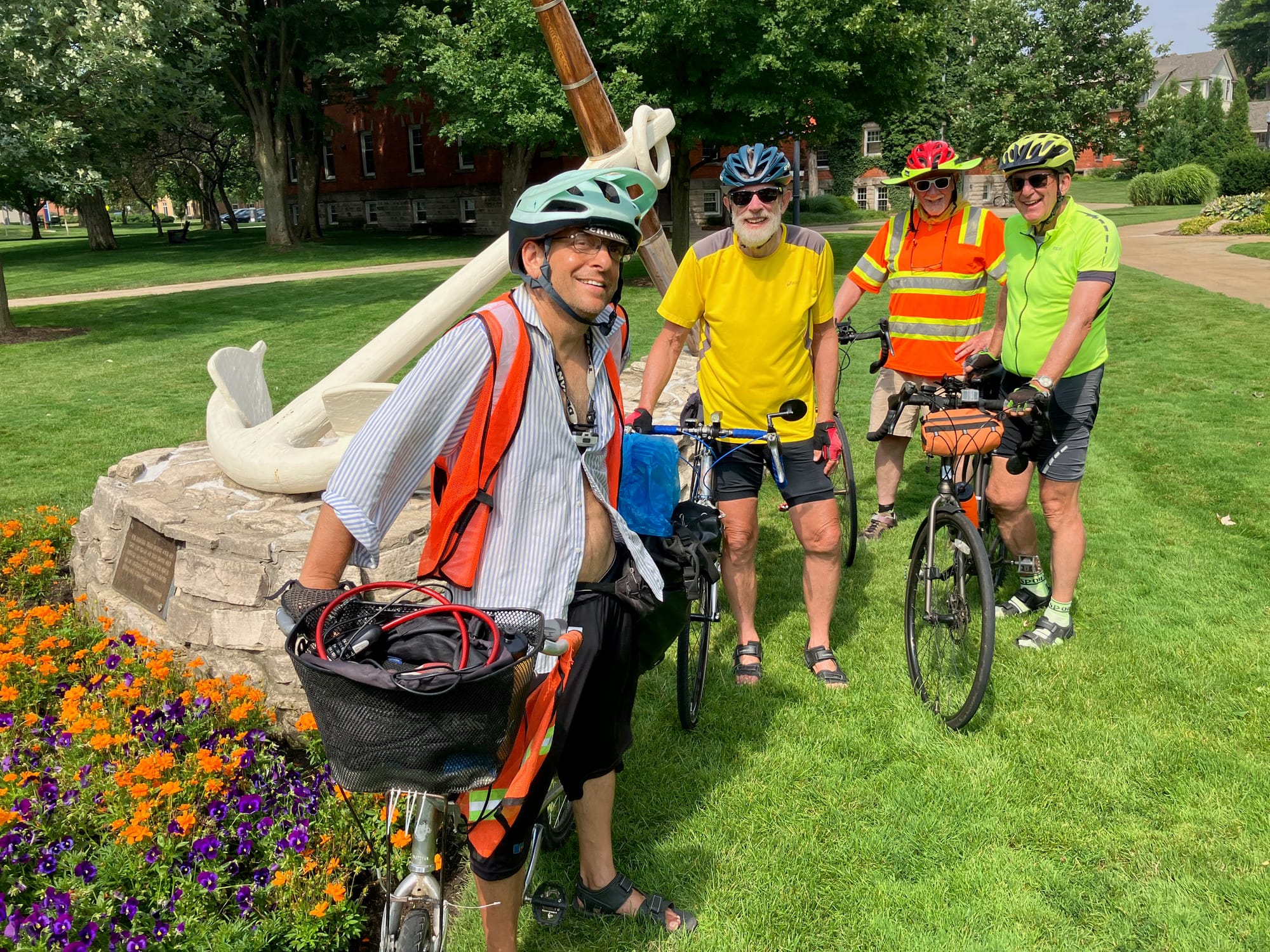 Cyclist traveling from Detroit to Chicago makes stop in Holland