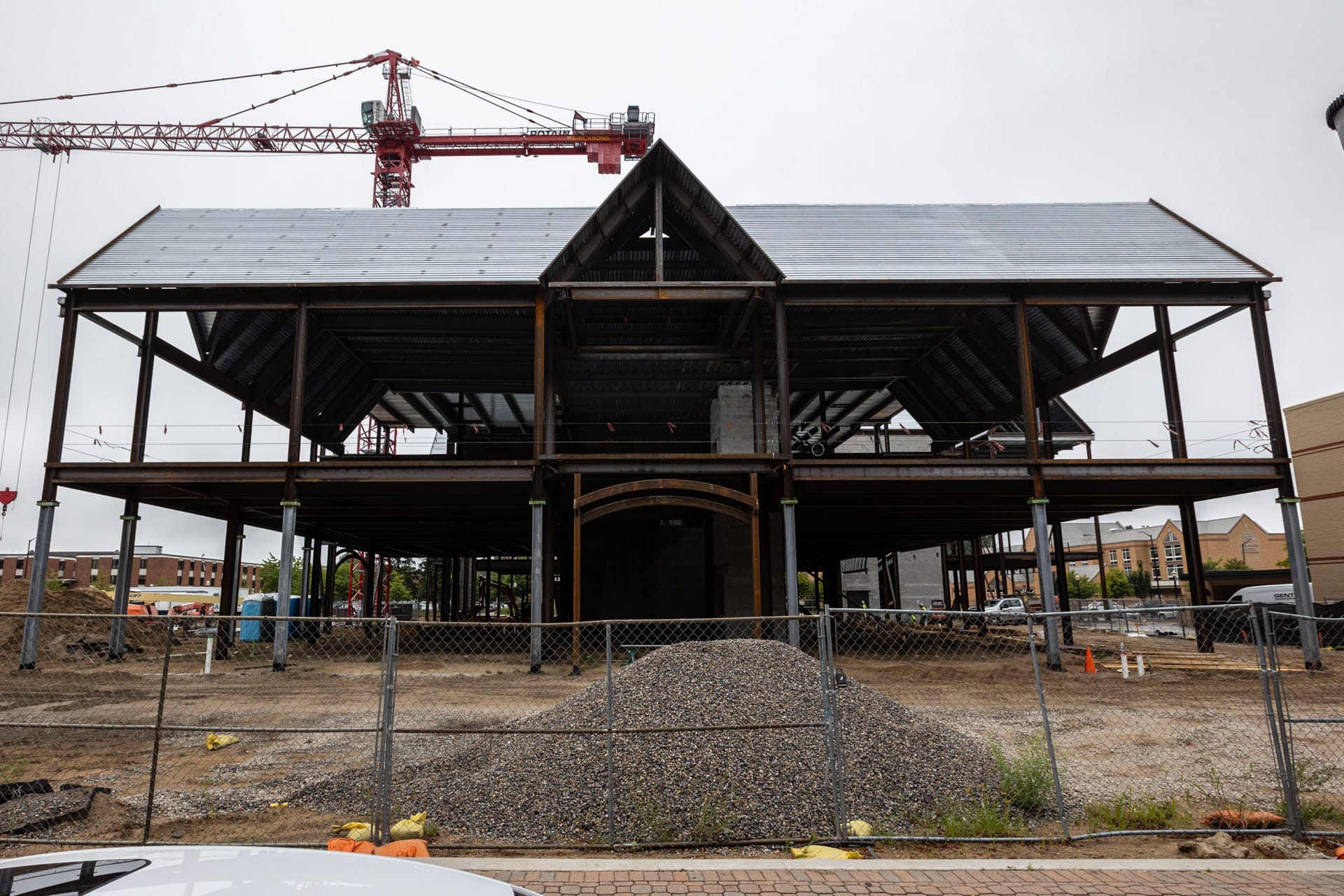 Raising the Roof: Hope College celebrates topping out of new $65M business gateway