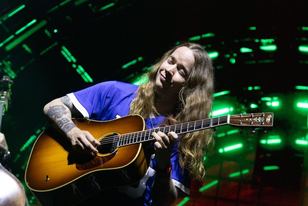 Billy Strings exudes love for Michigan home in sold-out Grand Rapids arena shows post image