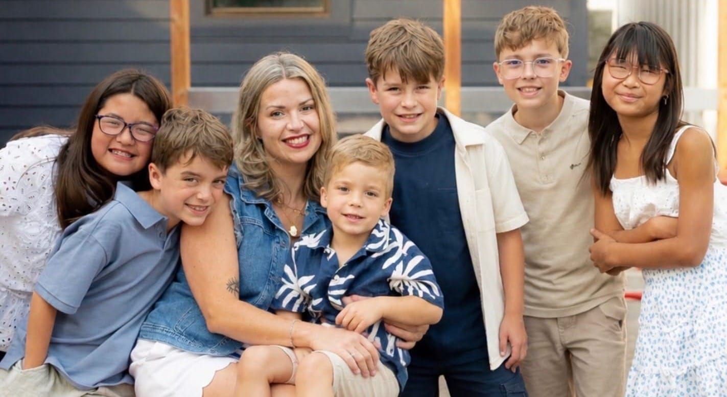 The six Karolkiewicz children and their mother laid to rest post image
