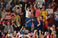 Trump invokes anti-Muslim rhetoric to attack El-Sayed at rally supporting Rogers, James post image