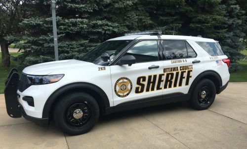 4 flee scene after Zeeland Twp. crash leaves 1 in critical condition post image