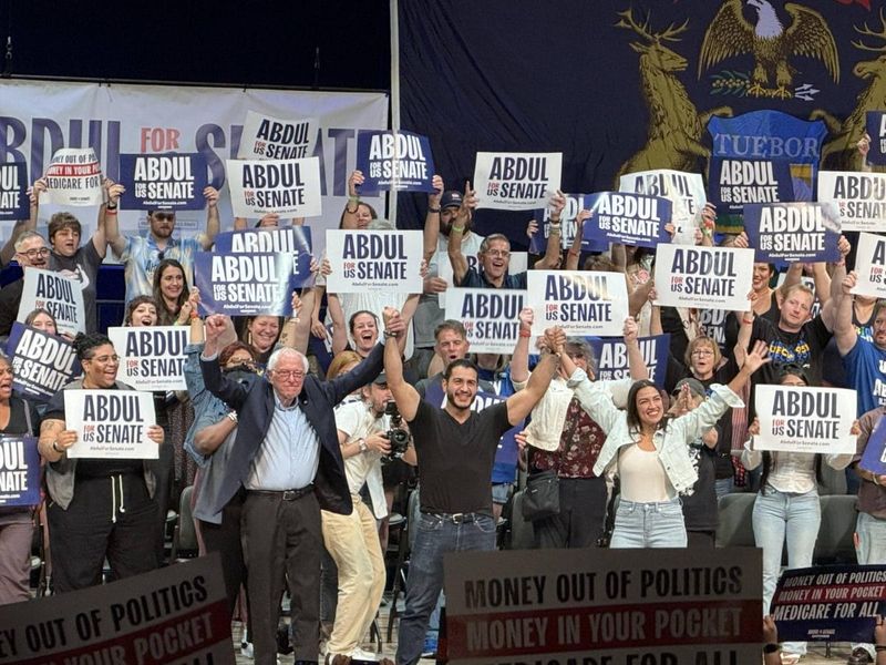 Democrats Sanders, AOC rally behind El-Sayed in Grand Rapids ahead of U.S. Senate primary post image