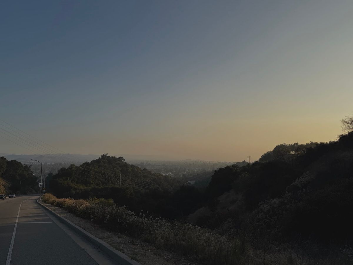 Smoke From Los Angeles Warehouse Fire Reaches La Verne