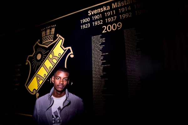 FRAMTIDEN I NUTID Så gott som så länge han kan minnas har AIK varit en del av livet för Alexander Isak. Sprungen ur ungdomsverksamheten visar han vägen framåt i A-laget redan nu.