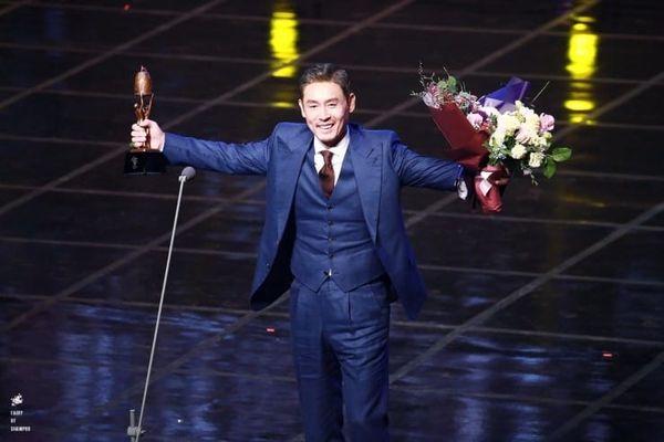 [팬질] 인간 느와르 설경구 대종상 남우주연상 _25년 커리어 짬 최고다