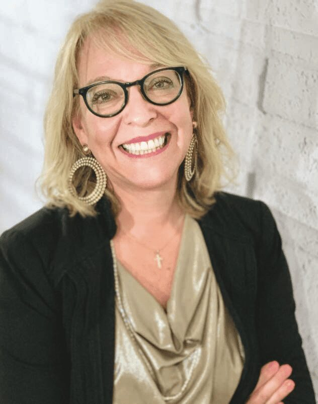 Four Bars Podcast Host — Patti Leith