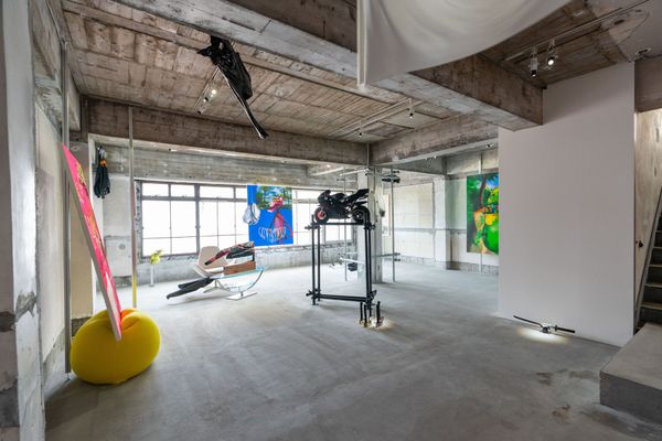 "薄っぺらい"美学を探索する | Exploring the "Ultra-Thin" Aesthetic