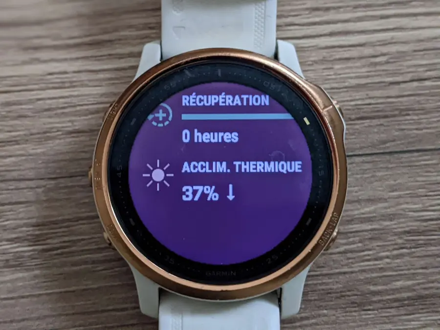 Ecran de montre de sport présentant des données sur l'acclimatation thermique